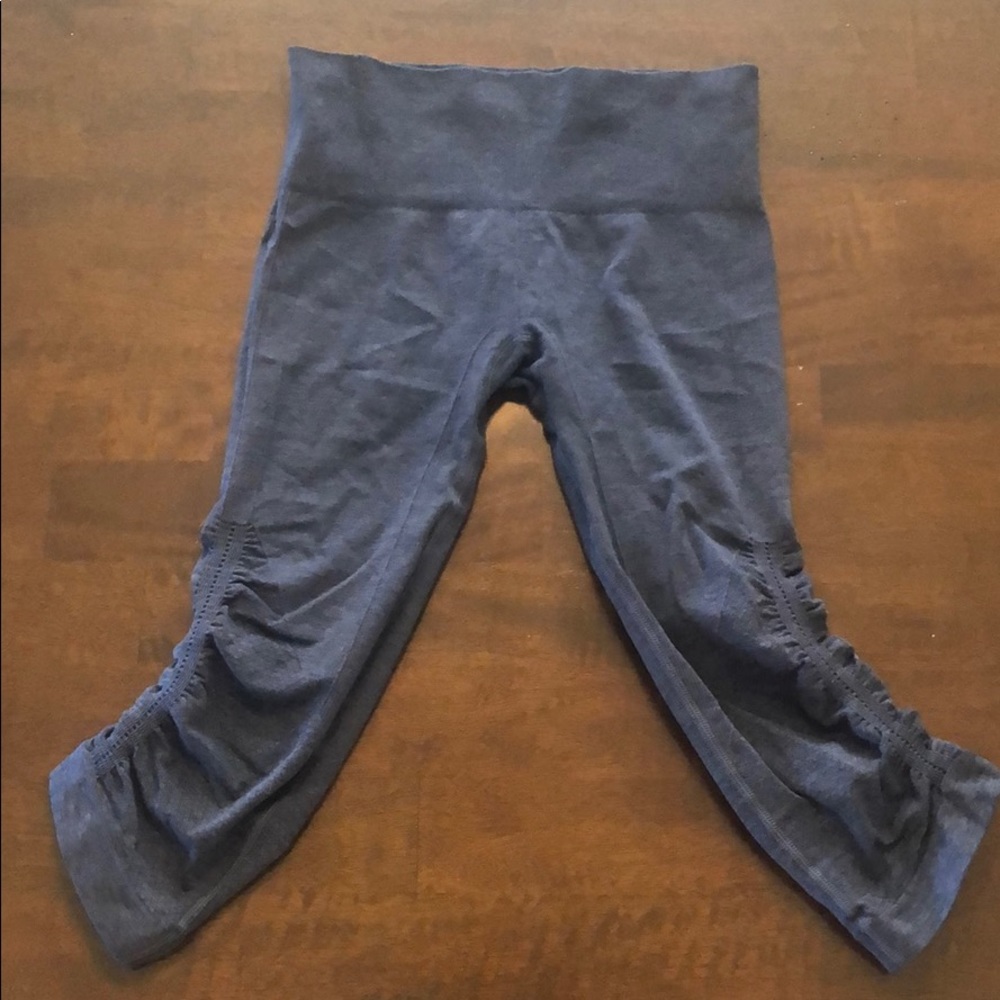 Lululemon size 4 cropped leggings
